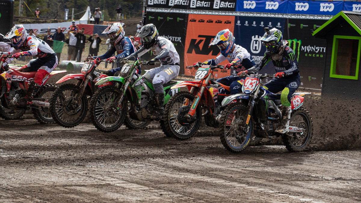 MX2 race start, 2022 MXGP of Patagonia Argentina. - Ray Archer/KTM Media.